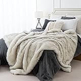BATTILO HOME Luxury Ivory White Faux Fur Throw Blanket for Bed, Extra Large Super Soft Fluffy Cozy Fall Thick Warm Fox Fur Throw Blankets for Couch, Bed Reversible to Plush Velvet (60"x80")